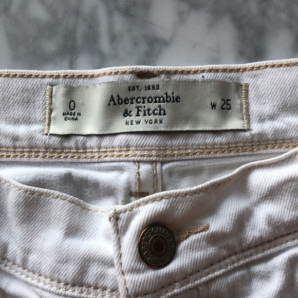 Abercrombie low rise shorts - size 0 w25 - Picture 4 of 8